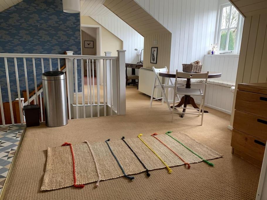 Trinity Annexe An Adorable First Floor Light And Lofty Space Within An Aonb Godmanstone Exterior photo