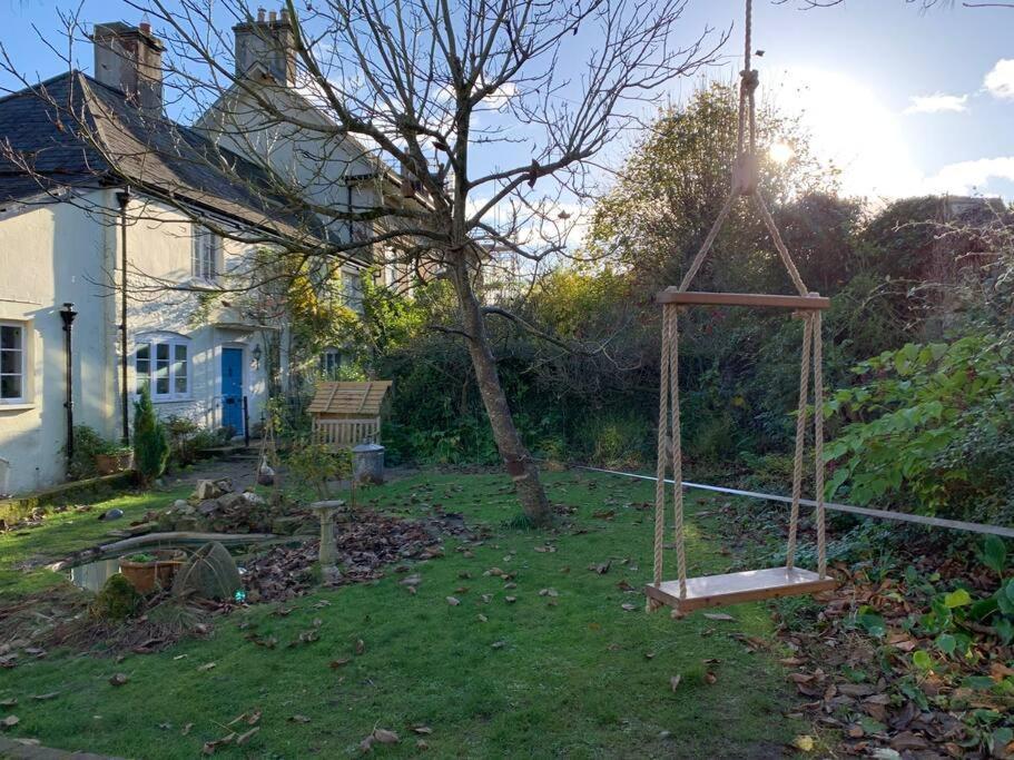 Trinity Annexe An Adorable First Floor Light And Lofty Space Within An Aonb Godmanstone Exterior photo