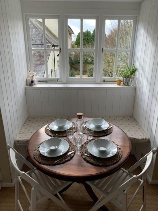 Trinity Annexe An Adorable First Floor Light And Lofty Space Within An Aonb Godmanstone Exterior photo